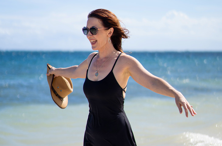 Rachael-Jayne and the wind with the ocean